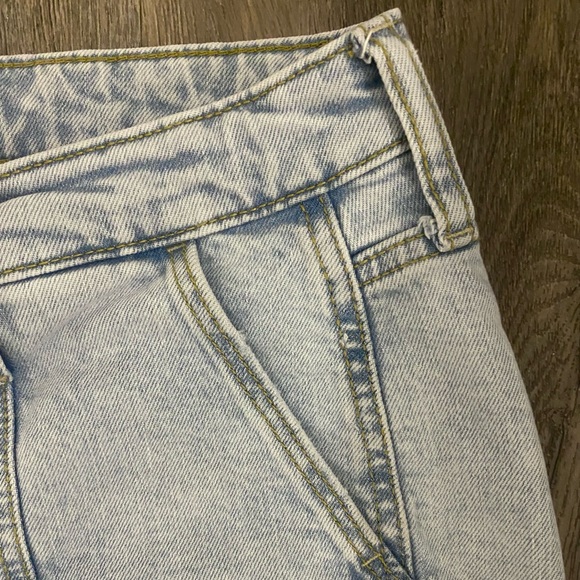 Universal Threads High Rise Slim Straight Denim         Size 10 (30R) - Picture 6 of 11